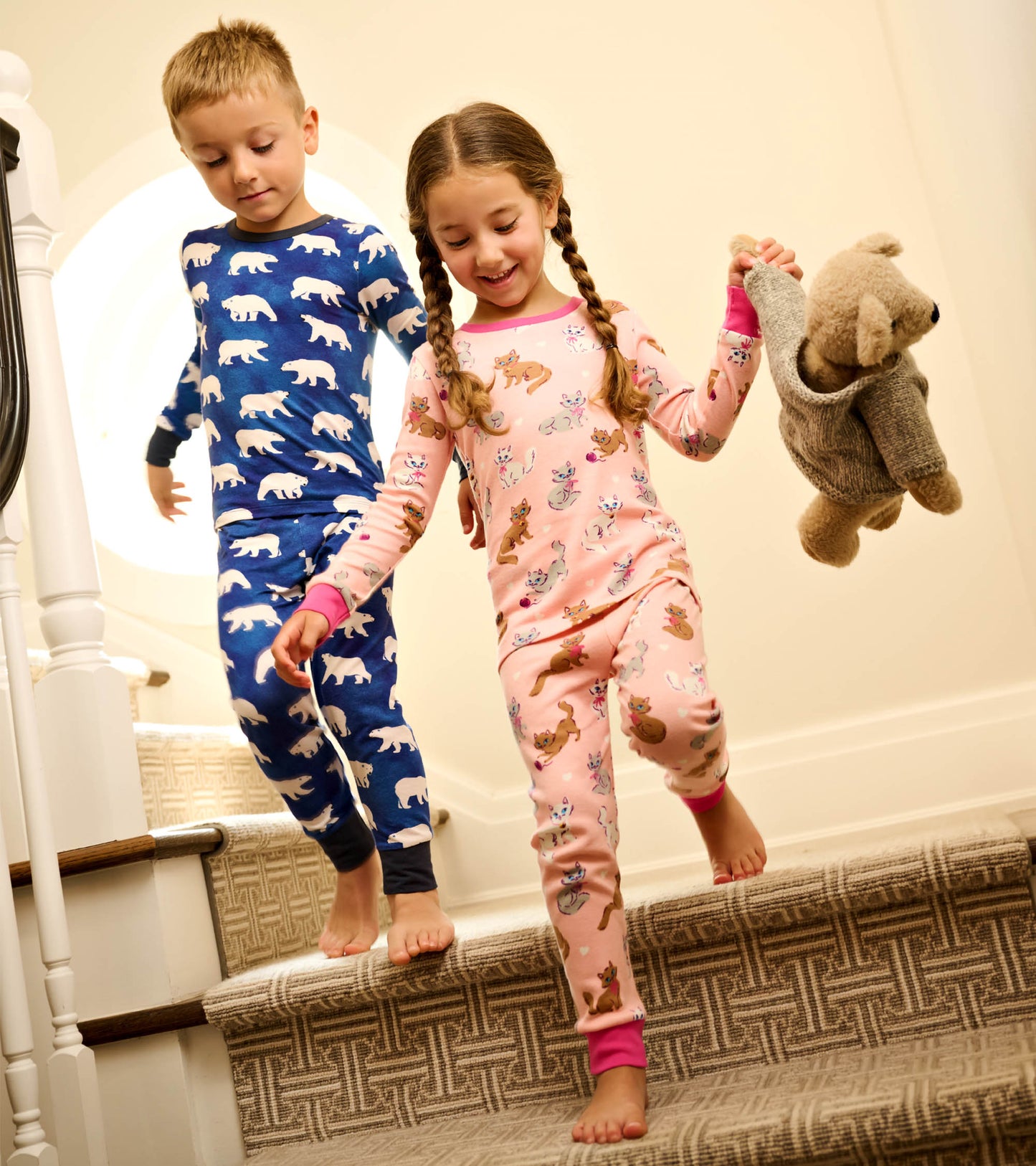 Pyjama en bambou – Ours polaires sur fond bleu de minuit