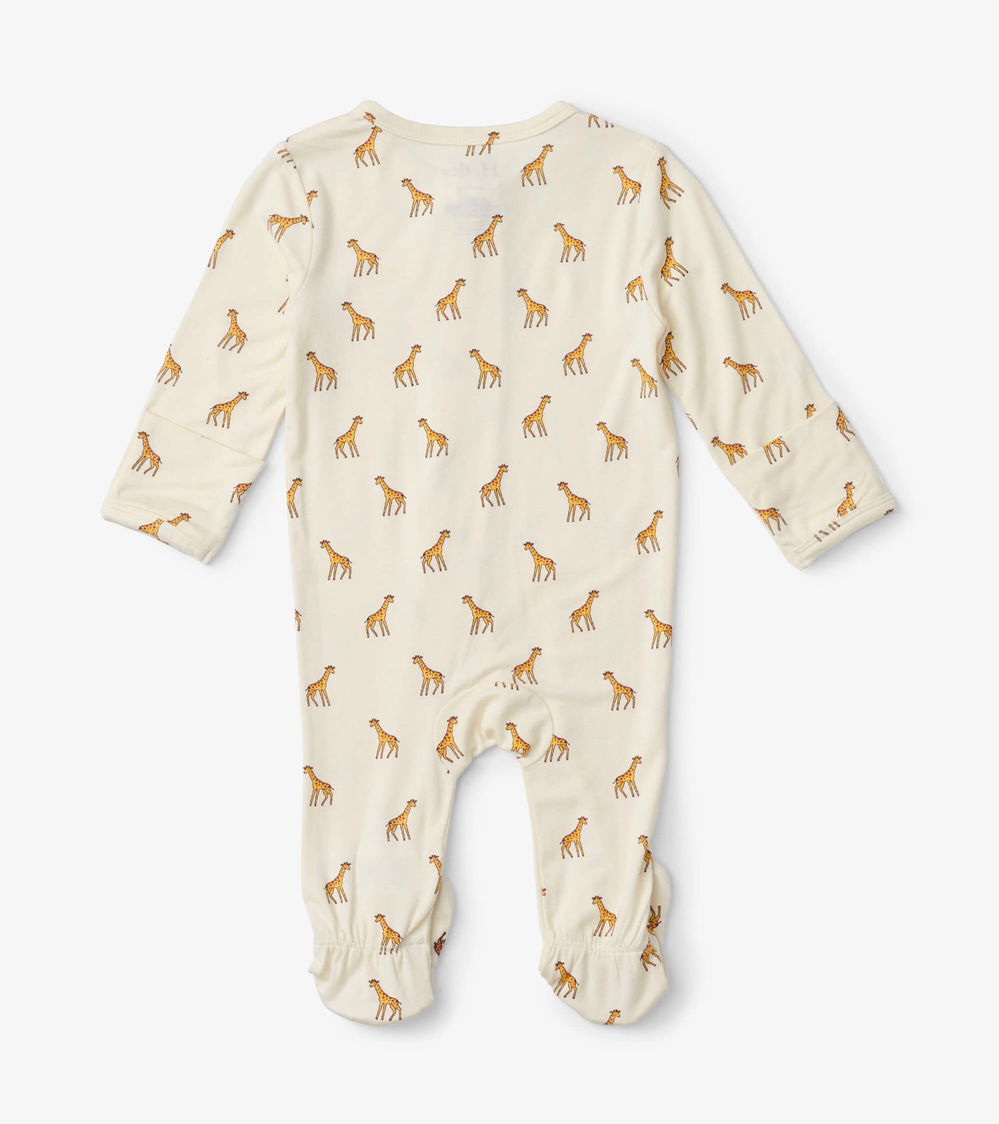 Cream footed sleeper featuring a playful giraffe print, ideal for baby boys, with long sleeves and elasticized cuffs.