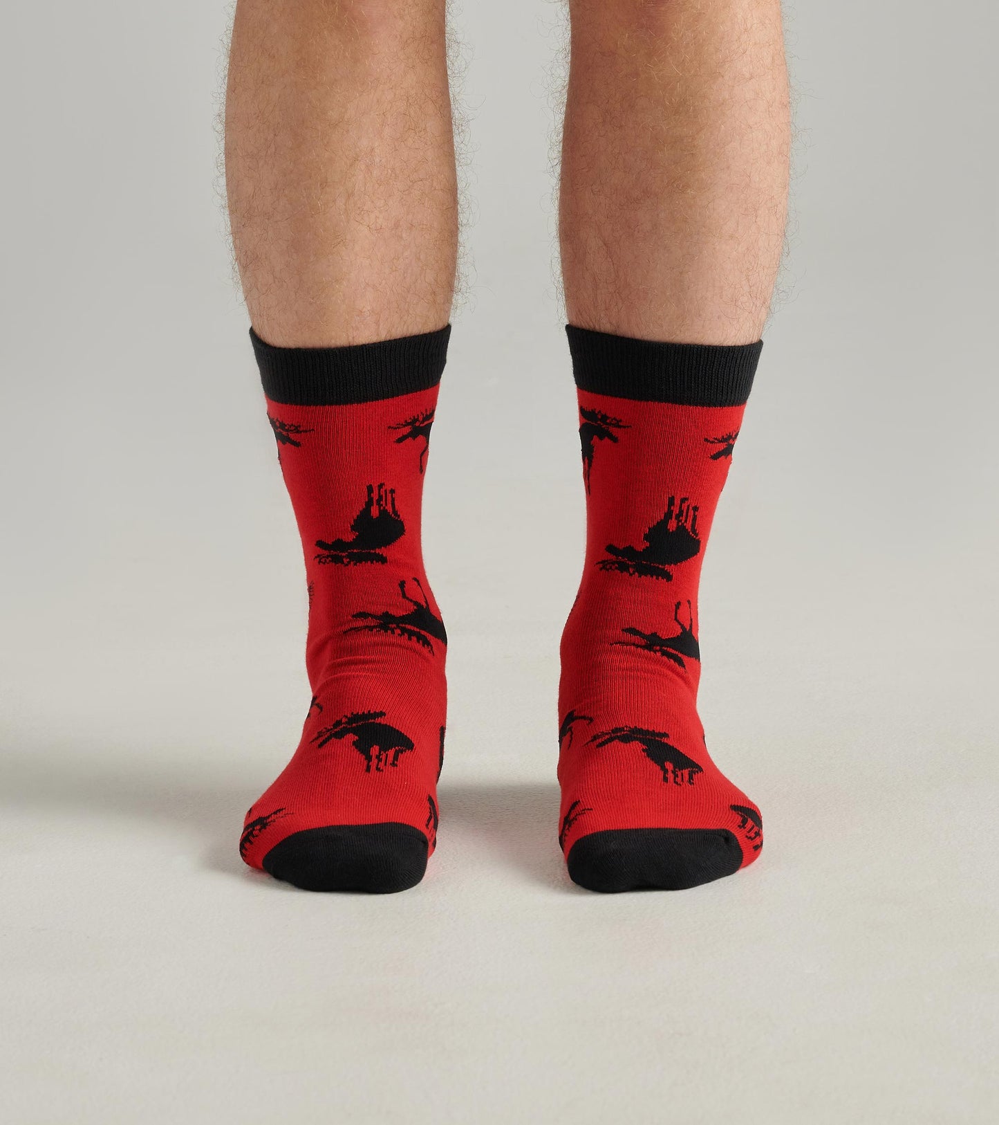 Chaussettes pour homme – Orignaux sur fond rouge