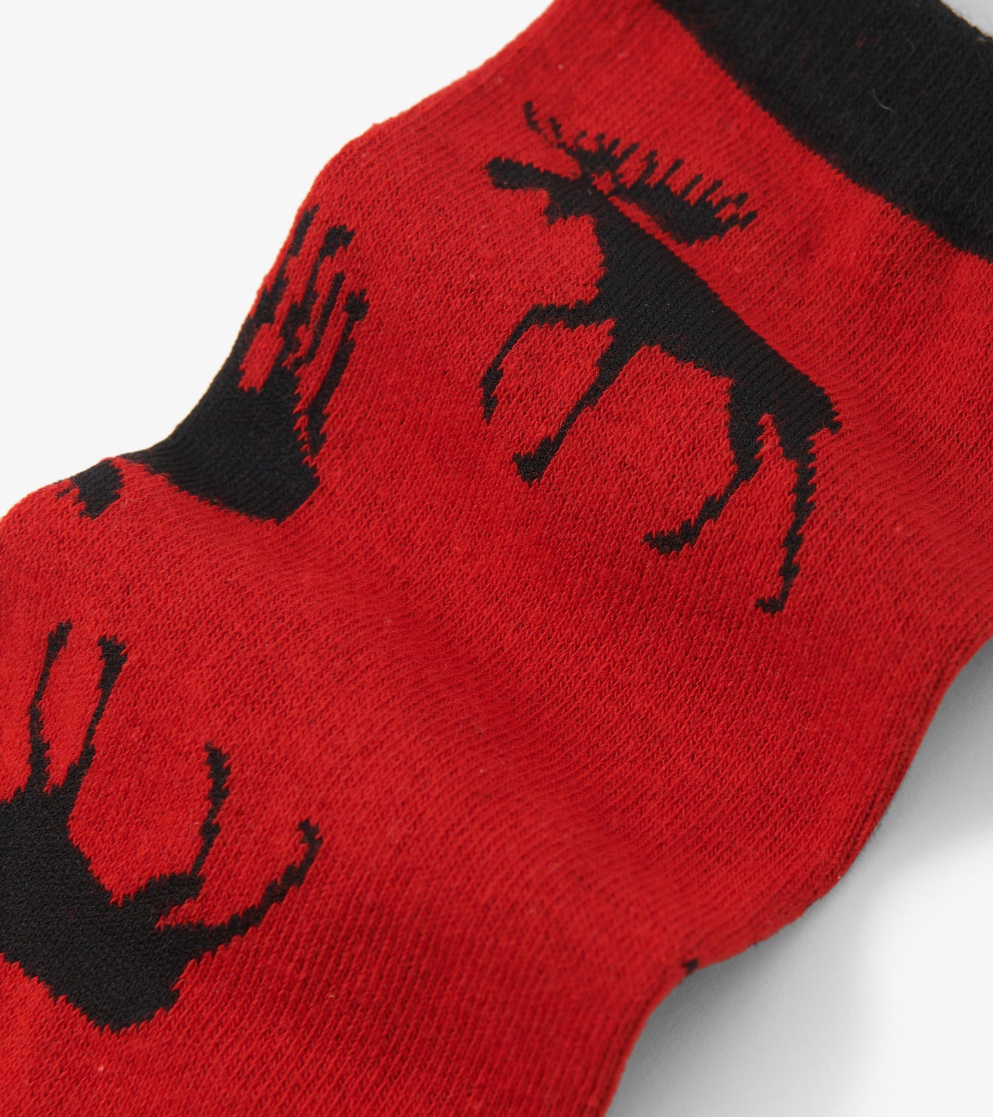 Chaussettes pour homme – Orignaux sur fond rouge