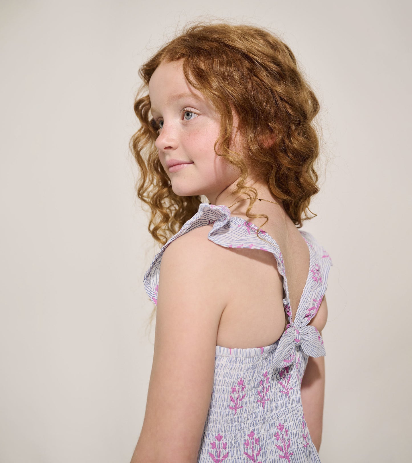Robe froncée en seersucker – Fleurs sauvages