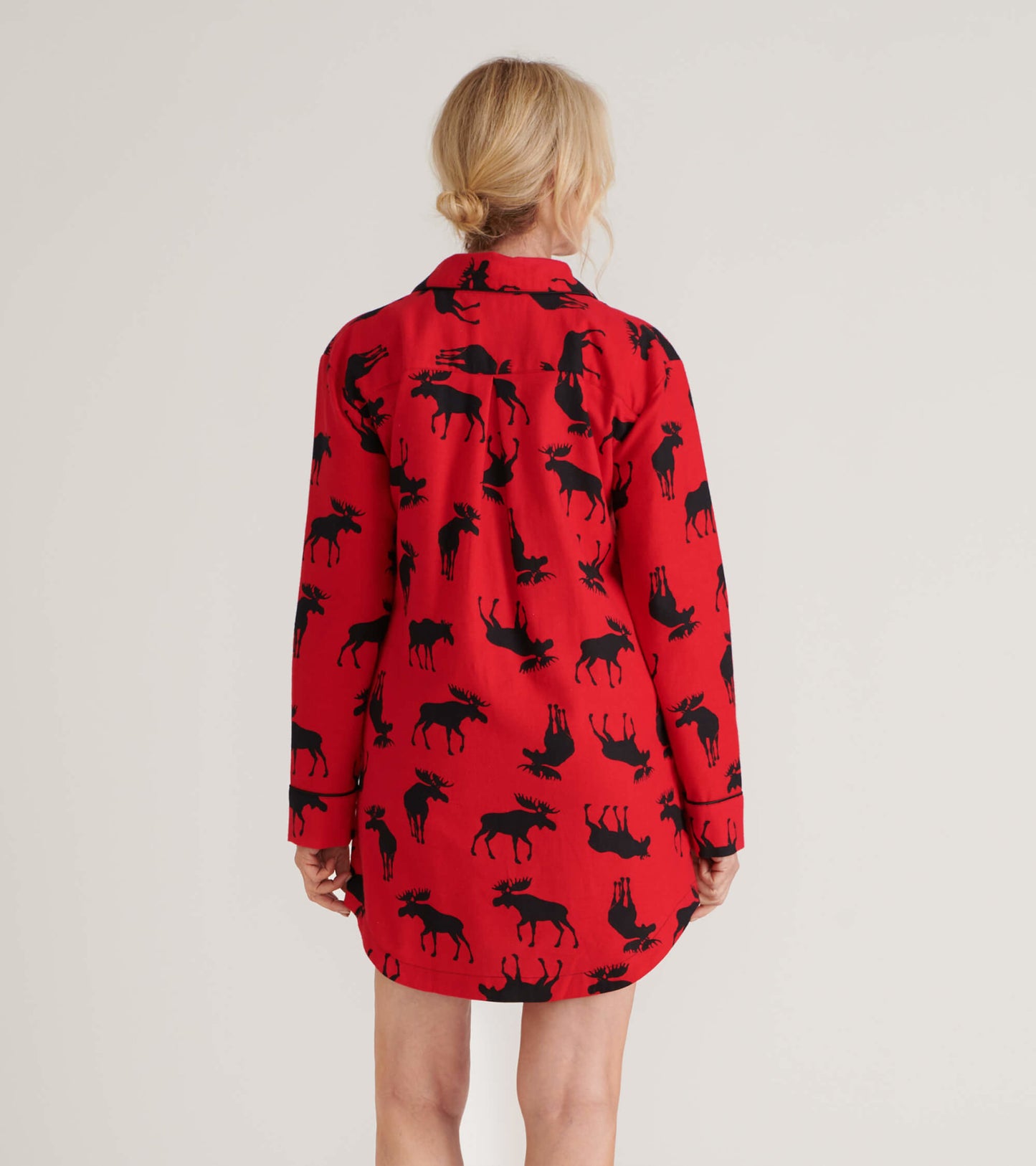 Chemise de nuit en flanelle pour femme – Orignaux sur fond rouge