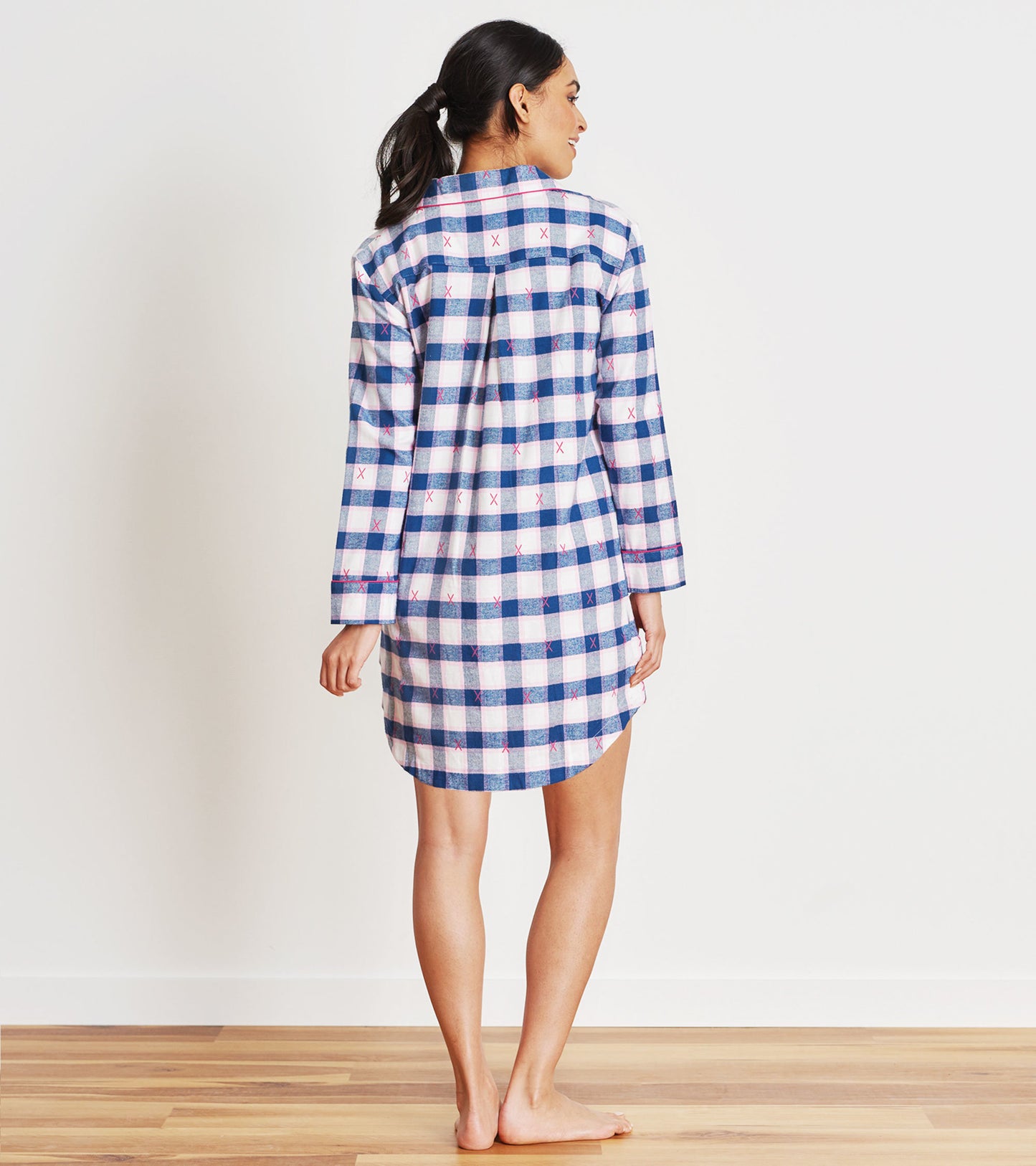 Robe de nuit en flanelle pour femme – Vacances de ski sur motif écossais