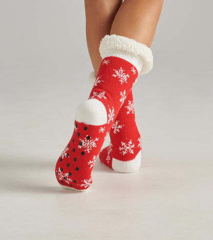 Chaussettes de chalet épaisses doublées en sherpa pour femme – Flocons de neige sur fond rouge