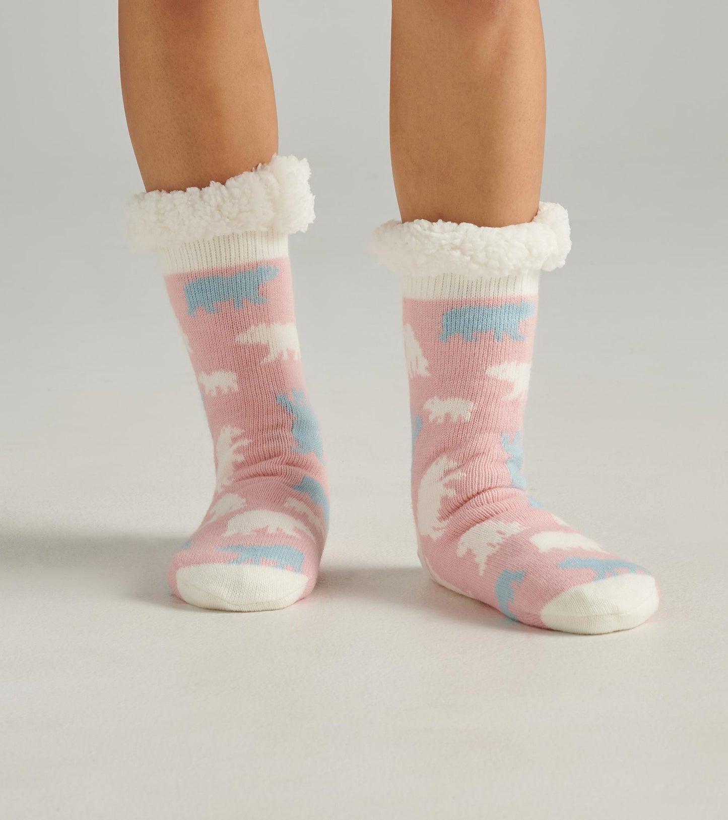 Chaussettes de chalet épaisses doublées en sherpa pour femme – Ours polaires sur fond rose
