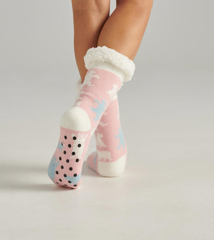 Chaussettes de chalet épaisses doublées en sherpa pour femme – Ours polaires sur fond rose