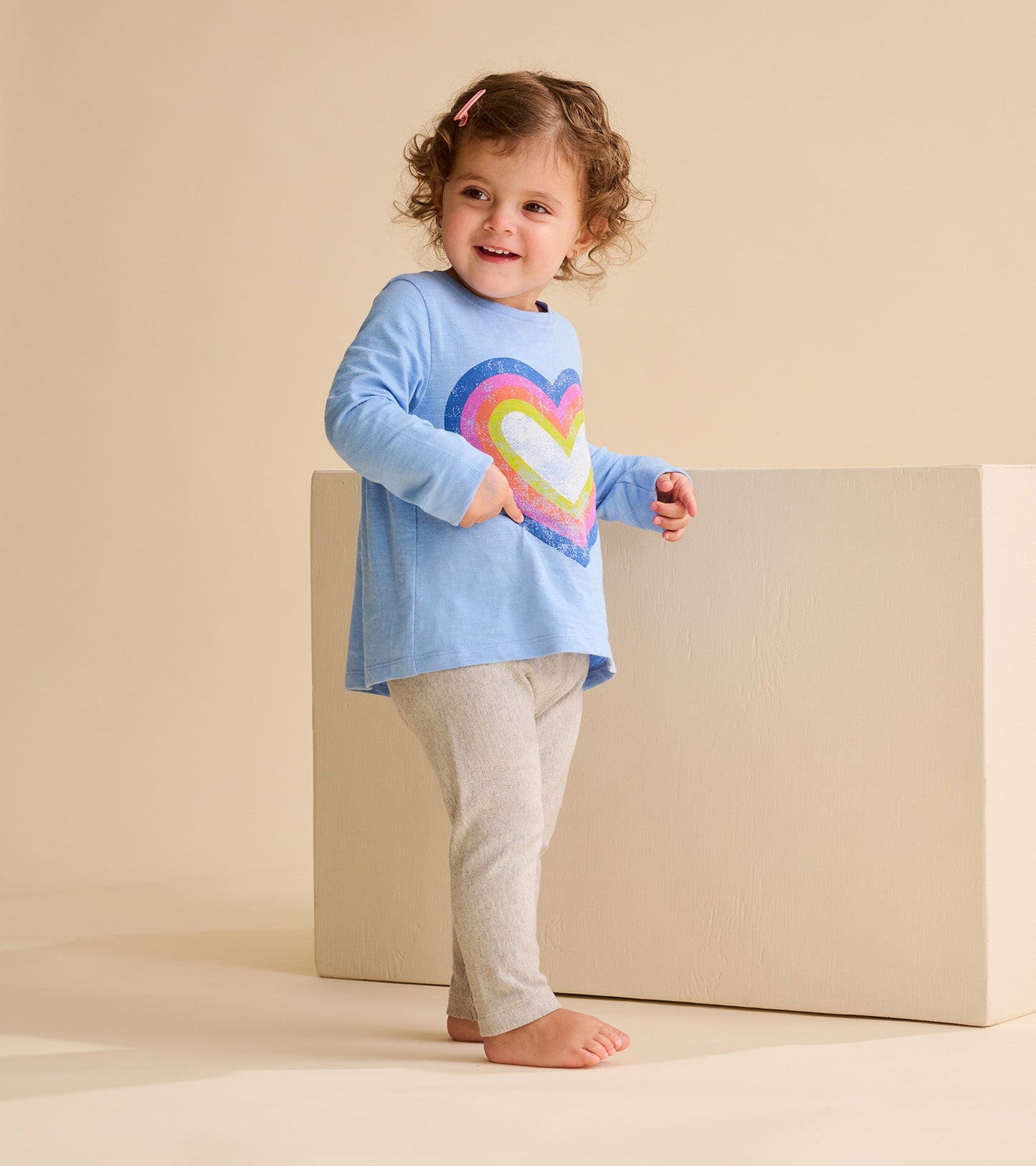 T-shirt froncé au dos – Grand cœur groovy