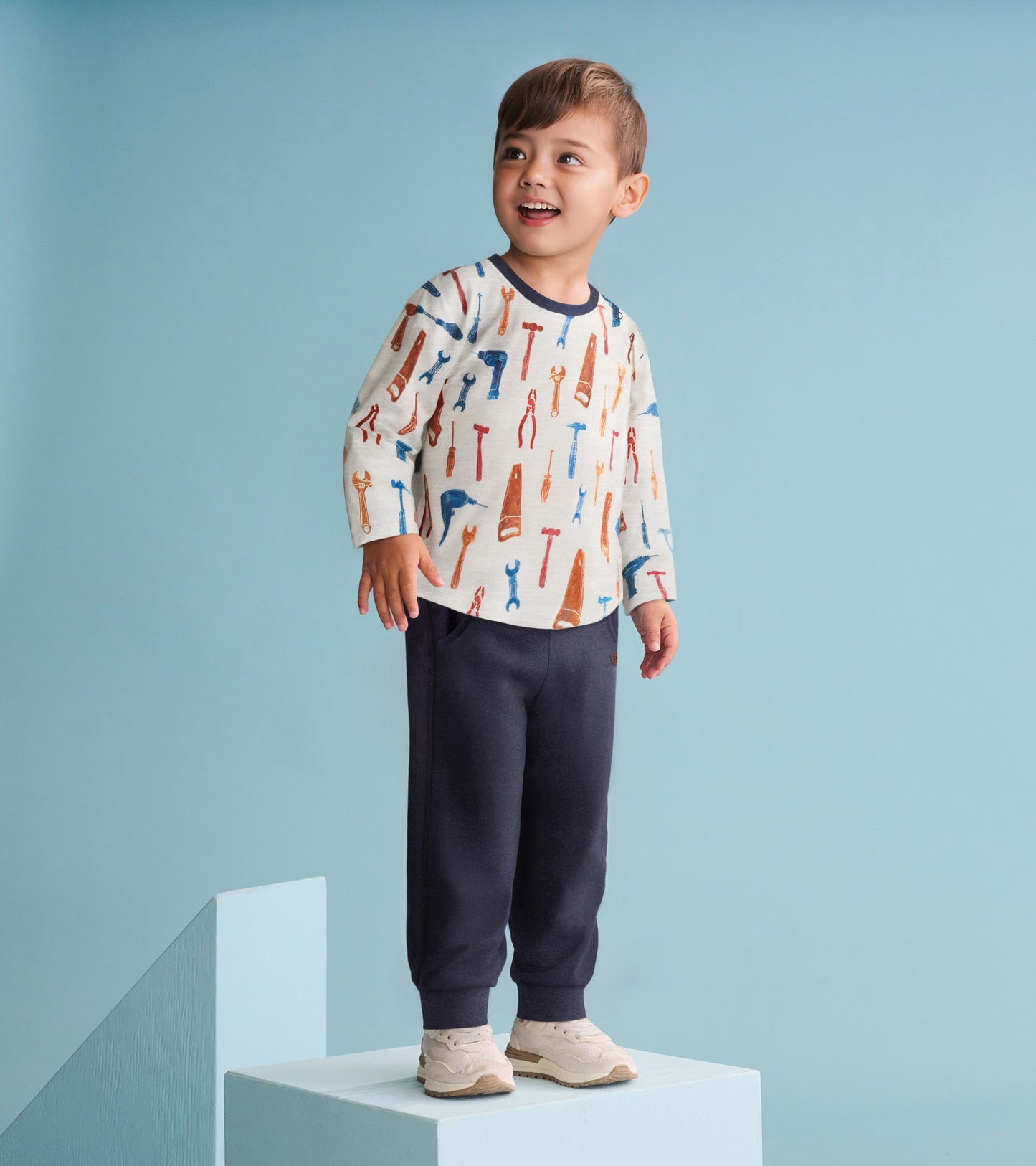 Ensemble de t-shirt à imprimé et jogging – Coffre à outils
