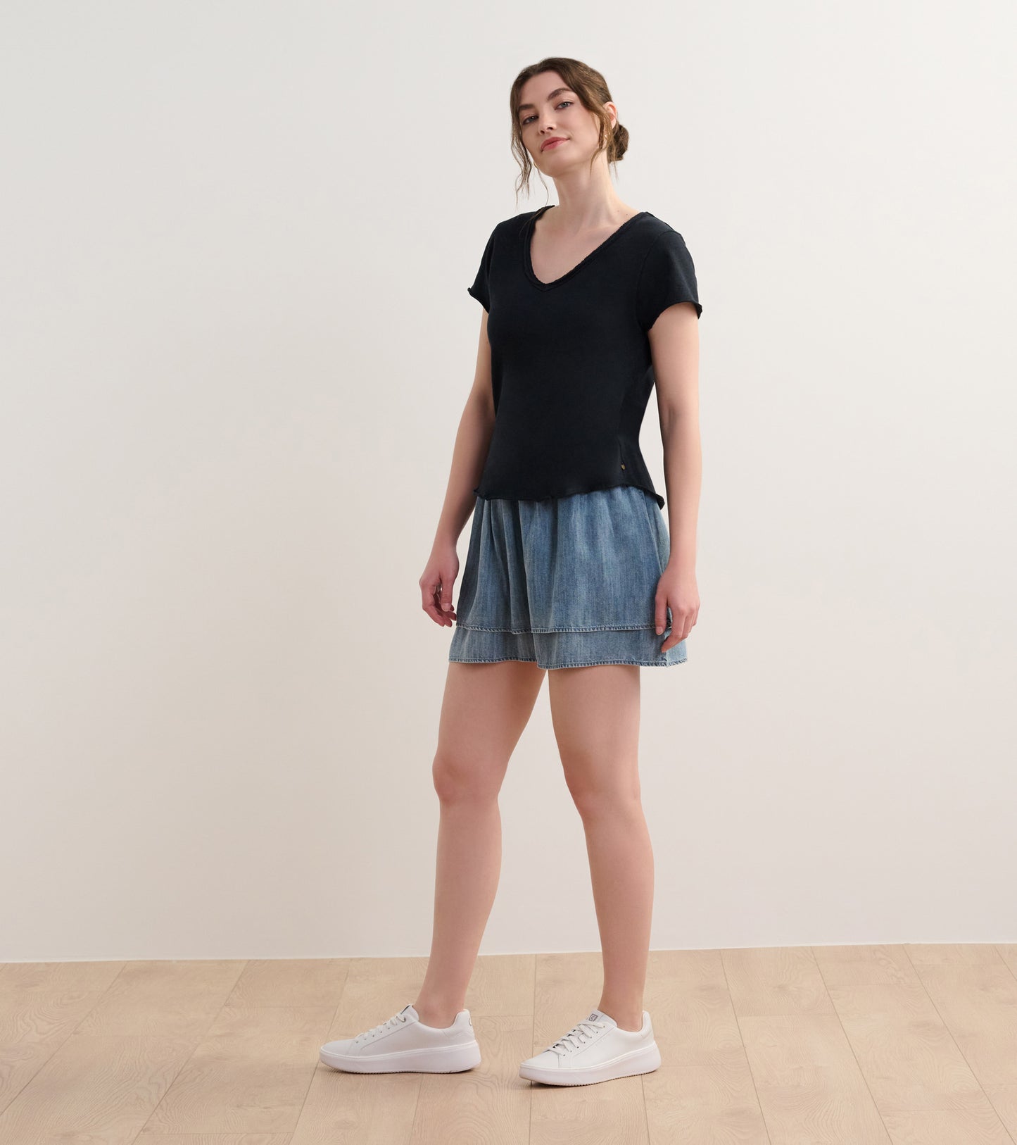 T-shirt Sadie à encolure en V – Noir