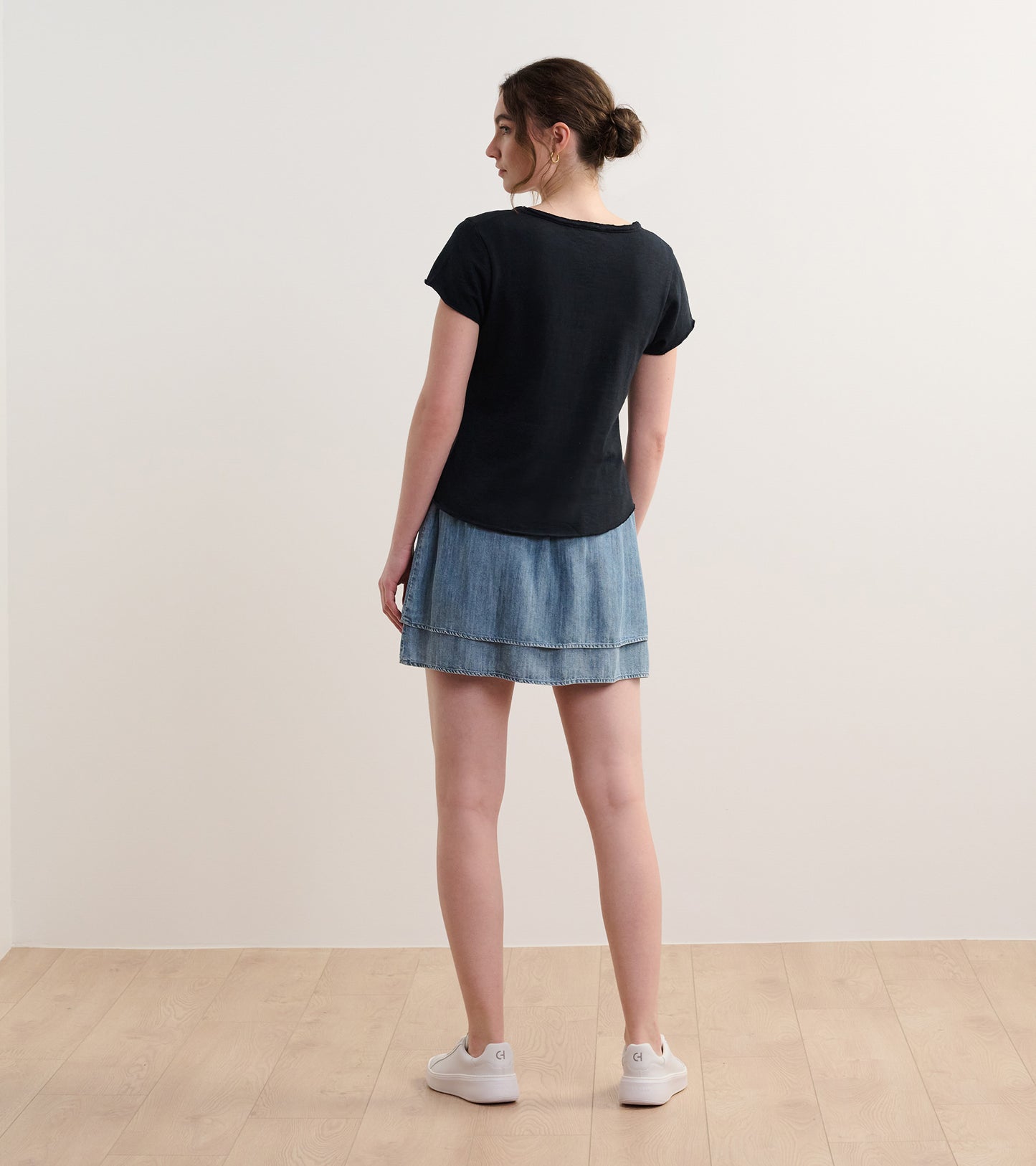 T-shirt Sadie à encolure en V – Noir