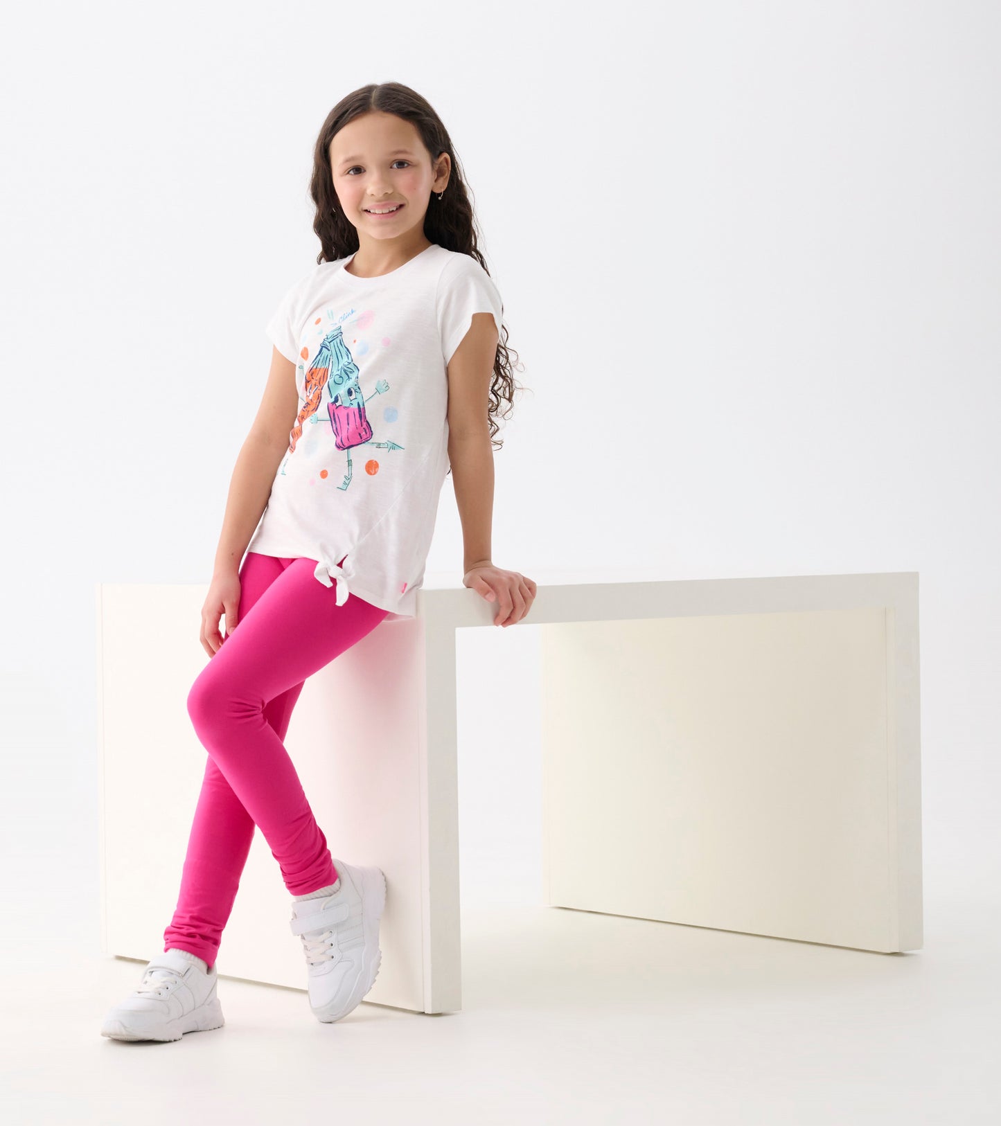 T-shirt noué sur le devant – Boissons gazeuses