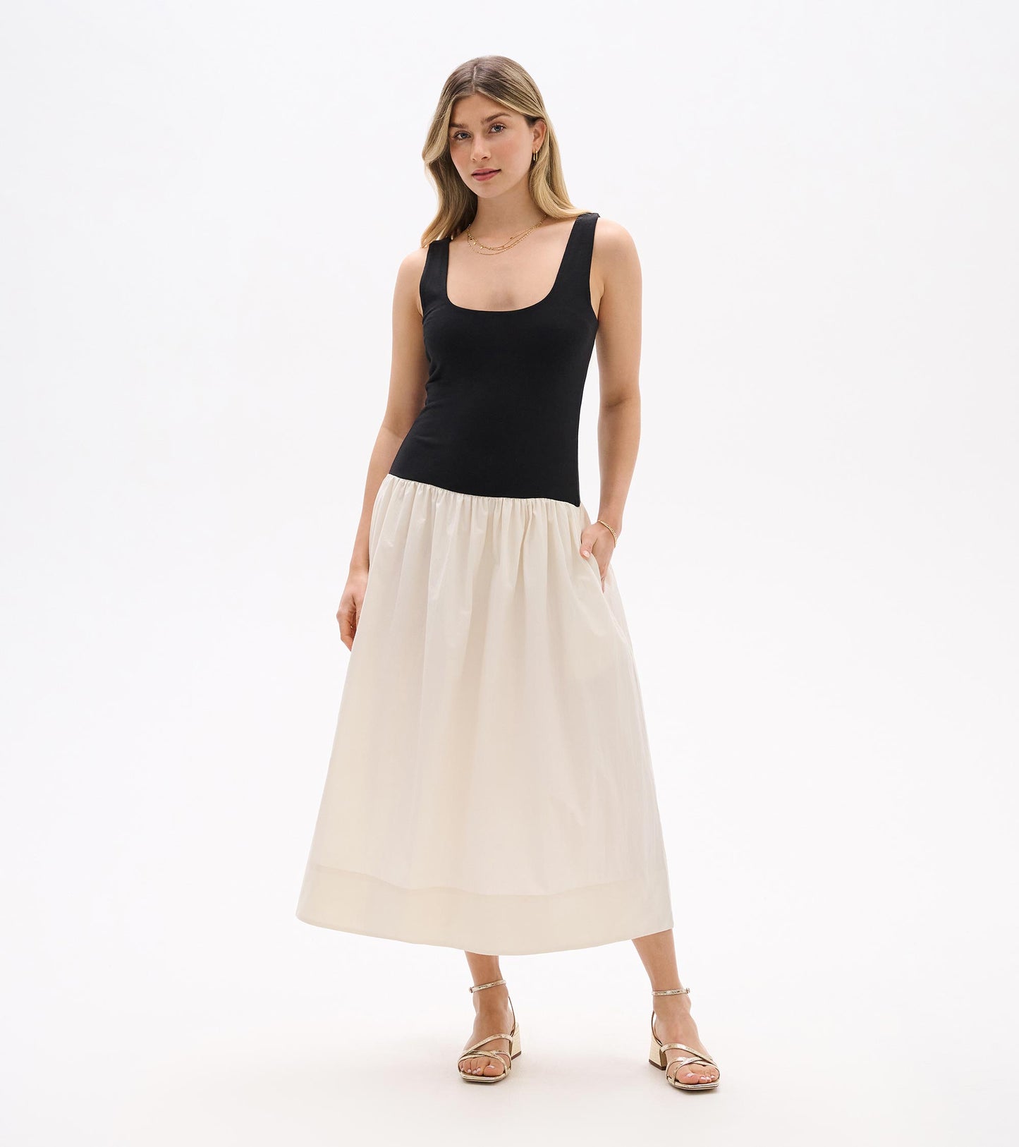 Robe mi-longue en matières mixtes – Noir et blanc murmure