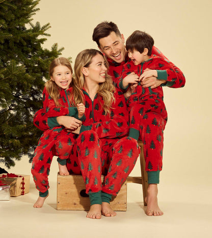 Combinaison de jour à capuchon en molleton pour enfant – Sapins de Noël sur fond rouge