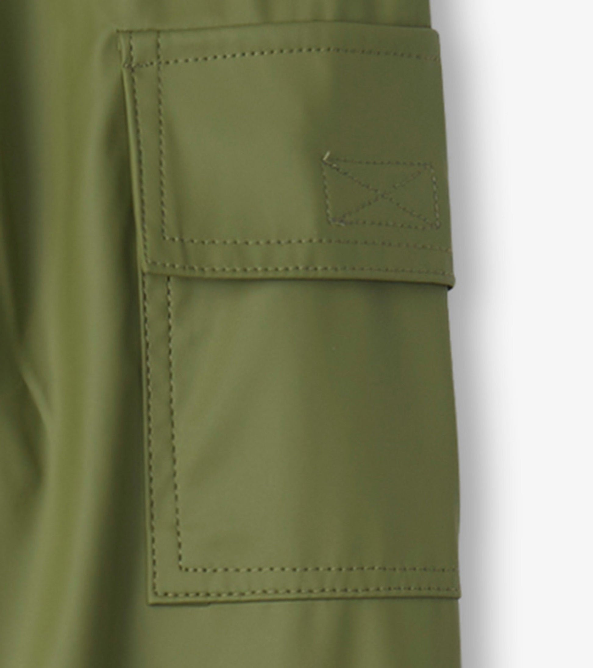 Forest green waterproof kids' rain pants with a side pocket and stitched detailing. Ideal for outdoor play in wet weather.