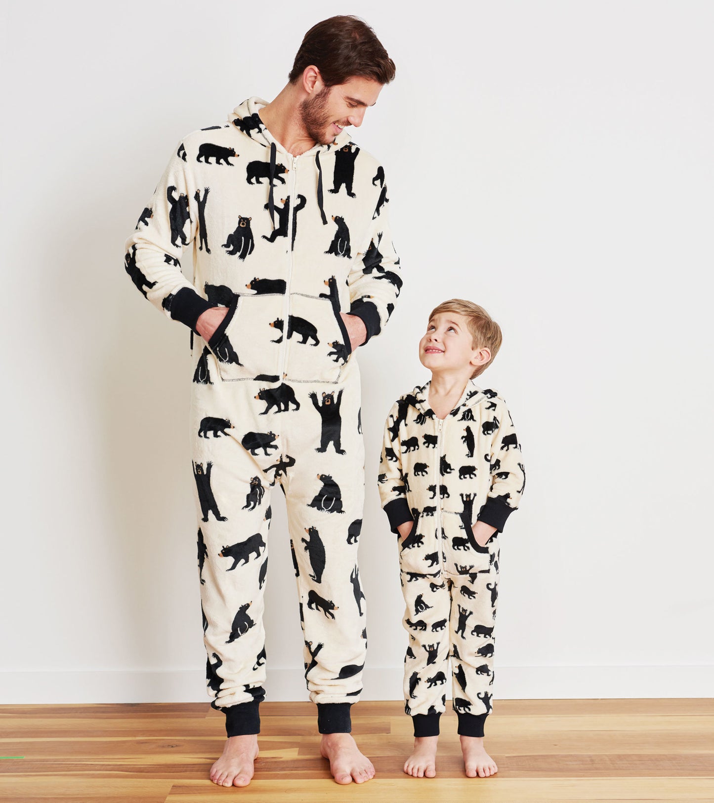 Combinaison de jour à capuchon en molleton pour enfant – Ours noirs