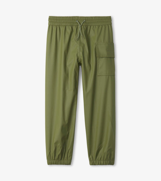 Forest green waterproof kids' rain pants with elastic waistband and side pocket. Suitable for outdoor play.